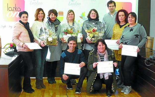 Los escaparates premiados y los ganadores de los bonos. 