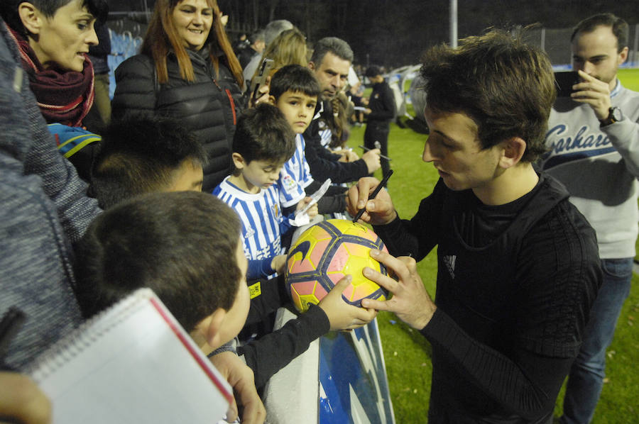 La plantilla de la Real Sociedad, se ha ejercitado este sábado por la tarde en Zubieta con las ausencias de Januzaj y De la Bella.