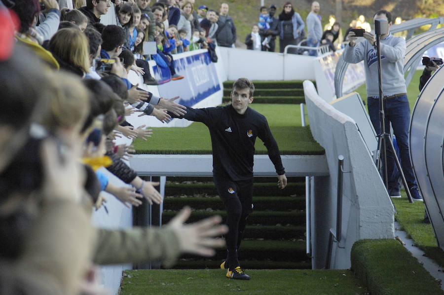 La plantilla de la Real Sociedad, se ha ejercitado este sábado por la tarde en Zubieta con las ausencias de Januzaj y De la Bella.