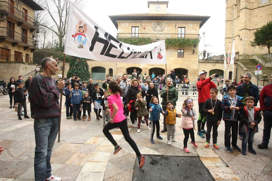 Los más pequeños se han sumado a esta sana tradición de terminar el año con una carrerita. 