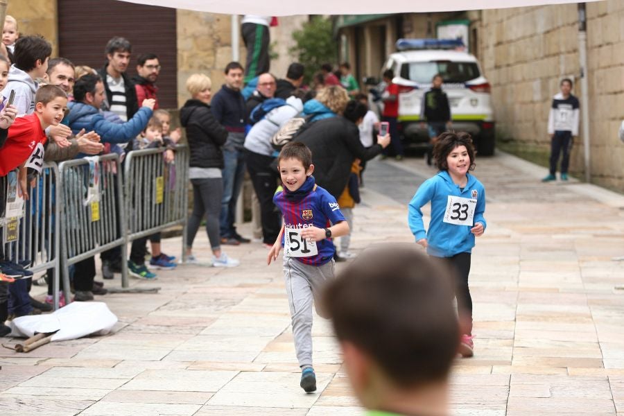 Los más pequeños se han sumado a esta sana tradición de terminar el año con una carrerita. 