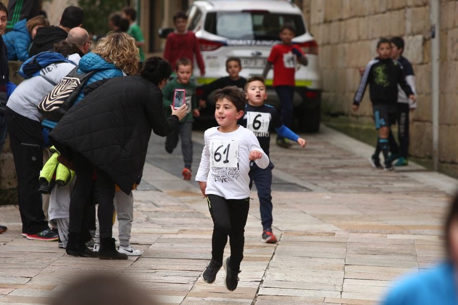 Los más pequeños se han sumado a esta sana tradición de terminar el año con una carrerita. 