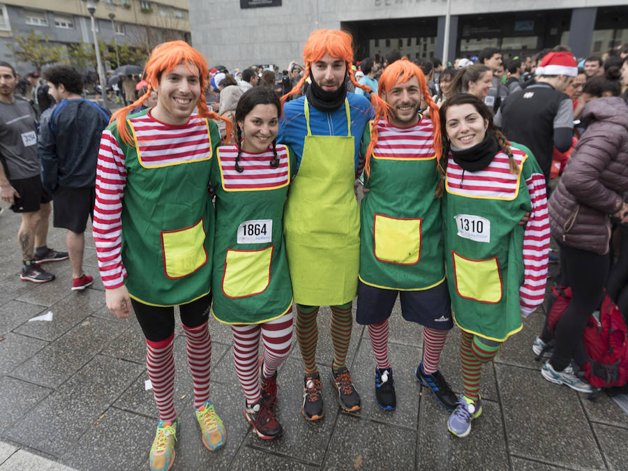 El guipuzcoano Eneko Agirrezabal y la labortana Betty Urruty se llevan una de las ediciones más desagradables de los últimos años por la meteorología que no ha frenado a los 4.000 participantes.