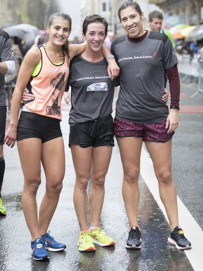 El guipuzcoano Eneko Agirrezabal y la labortana Betty Urruty se llevan una de las ediciones más desagradables de los últimos años por la meteorología que no ha frenado a los 4.000 participantes.