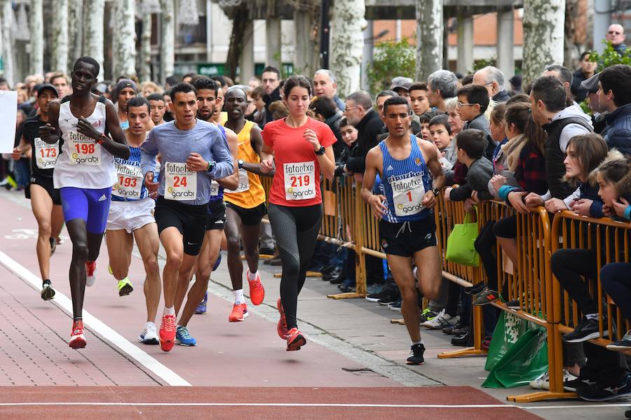 La San Silvestre de Beasain ha sido un año más un éxito tanto en participación como en l.a gente que ha seguido la prueba en directo animando a los corredores.