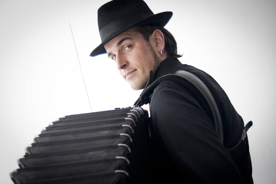 La música de este urretxuarra ha triunfado en un concurso de Polonia, seducido en China y aspira a conquistar América