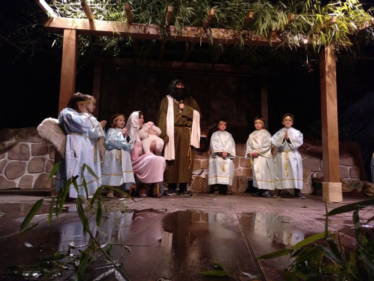 Melchor, Gaspar y Baltasar han repartido ilusión en su visita a Pasaia