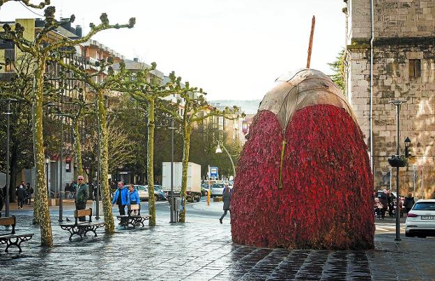 Los Reyes de Oriente aterrizarán en Santa Clara a las 18.30 para iniciar la cabalgata. Imagen de 'Meta', nuevo icono de Azken Muga.