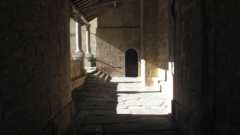 Muy cerca del centro geográfico de Gipuzkoa, en el valle de Salubita, el paso del tiempo y el vertiginoso descenso del río Igaran han esculpido la tierra a su antojo