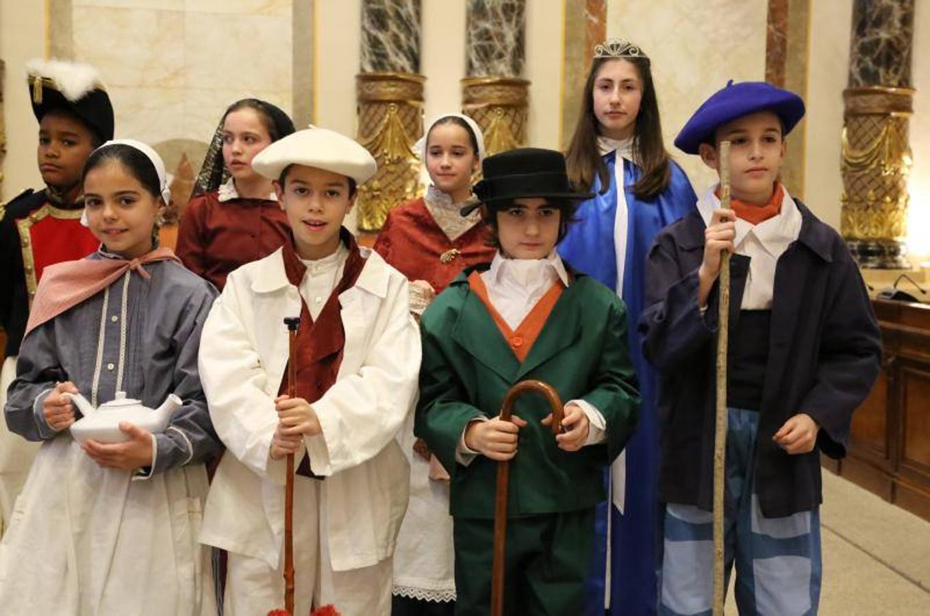 Este viernes se ha celebrado la preentación de la Tamborrada Infantil, con la figura de la 'Alcaldesa' como novedad. 