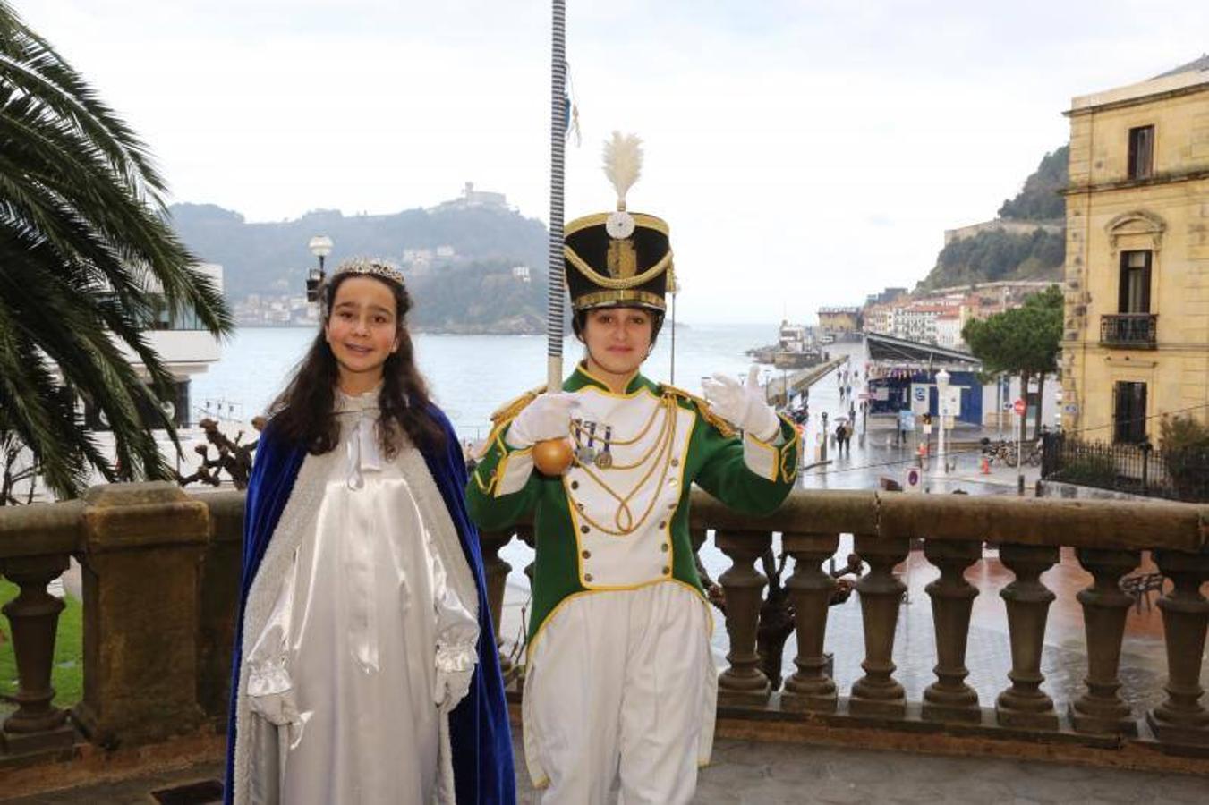 Este viernes se ha celebrado la preentación de la Tamborrada Infantil, con la figura de la 'Alcaldesa' como novedad. 