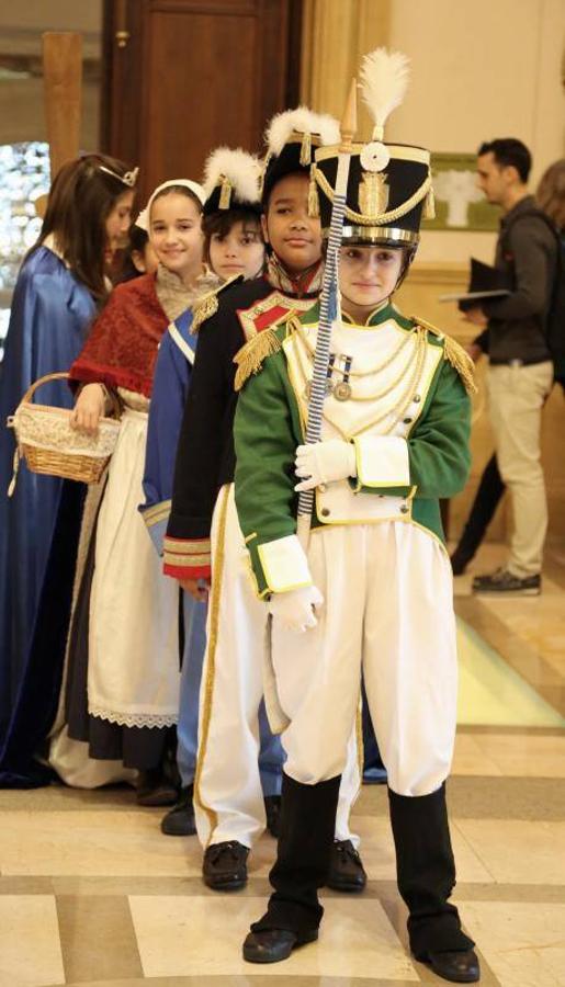 Este viernes se ha celebrado la preentación de la Tamborrada Infantil, con la figura de la 'Alcaldesa' como novedad. 