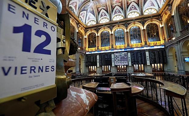 Ventas en los bonos, compras en la Bolsa con un euro disparado