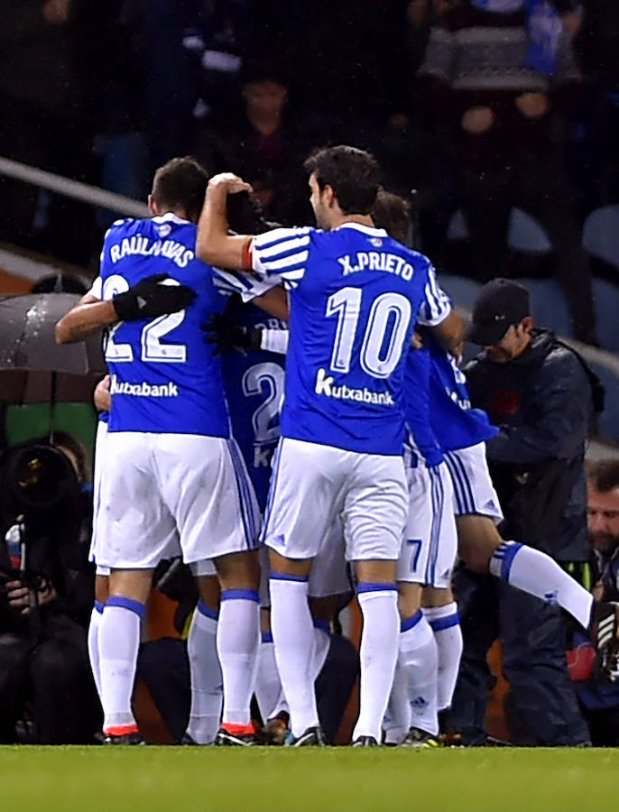 Las mejores imágenes del encuentro entre la Real Sociedad y el F.C. Barcelona en el estadio de Anoeta