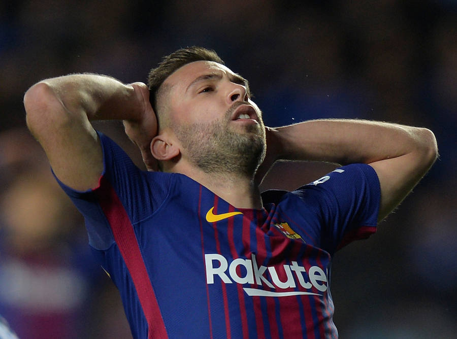 Las mejores imágenes del encuentro entre la Real Sociedad y el F.C. Barcelona en el estadio de Anoeta