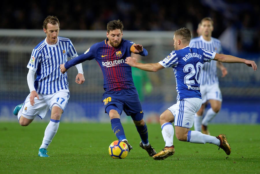 Las mejores imágenes del encuentro entre la Real Sociedad y el F.C. Barcelona en el estadio de Anoeta