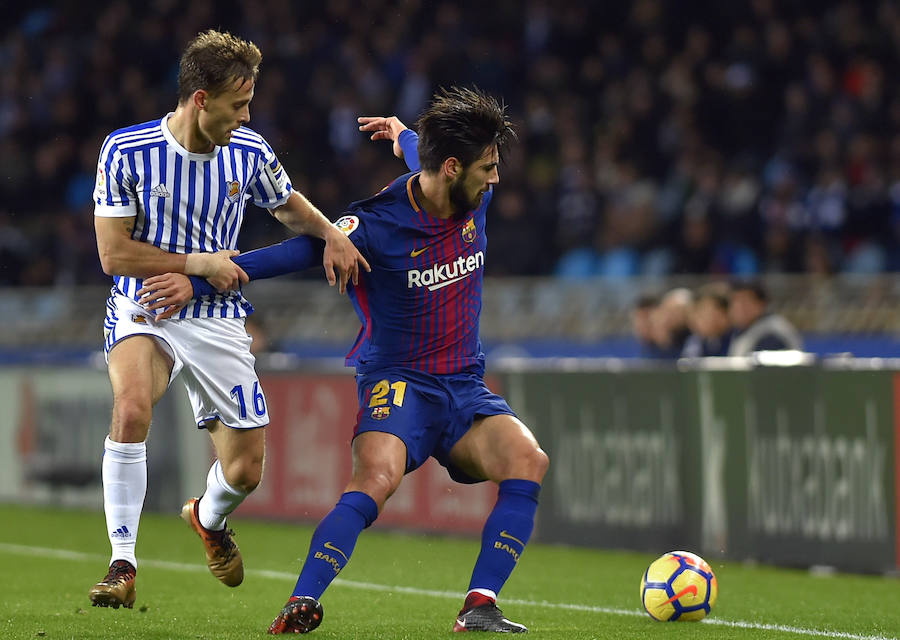 Las mejores imágenes del encuentro entre la Real Sociedad y el F.C. Barcelona en el estadio de Anoeta