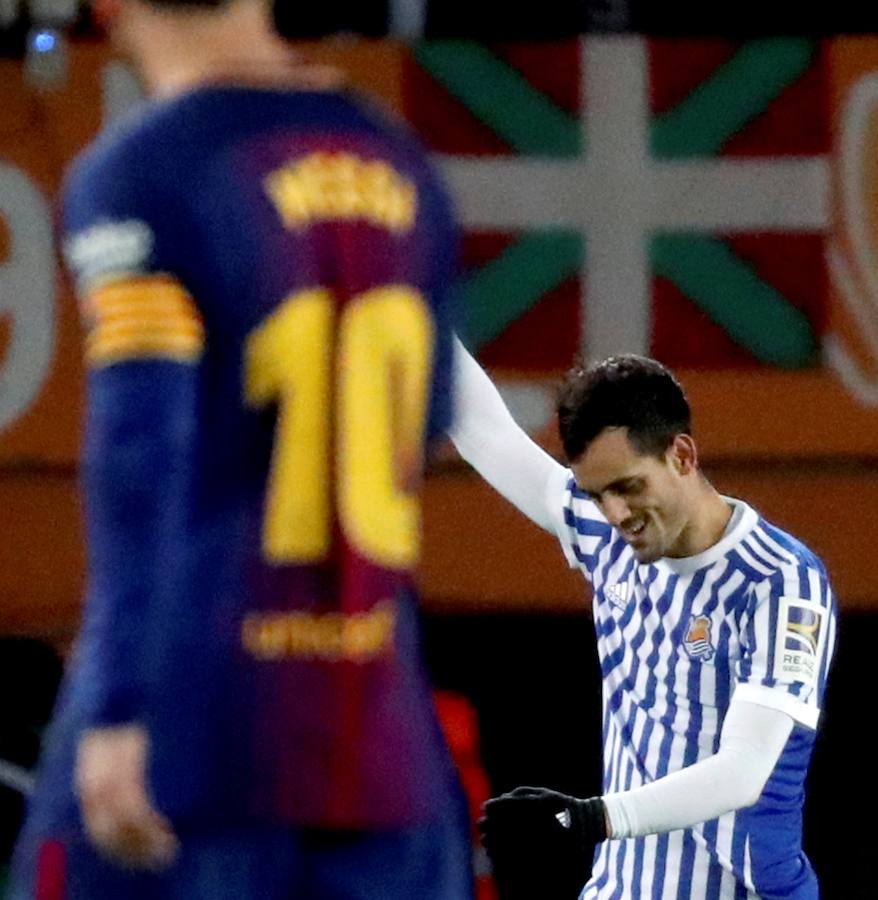 Las mejores imágenes del encuentro entre la Real Sociedad y el F.C. Barcelona en el estadio de Anoeta