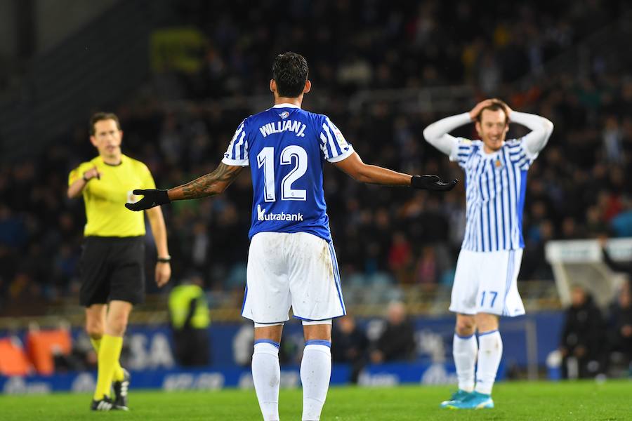 Las mejores imágenes del encuentro entre la Real Sociedad y el F.C. Barcelona en el estadio de Anoeta