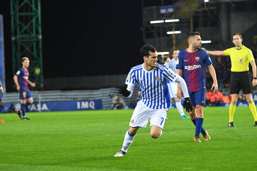 Las mejores imágenes del encuentro entre la Real Sociedad y el F.C. Barcelona en el estadio de Anoeta