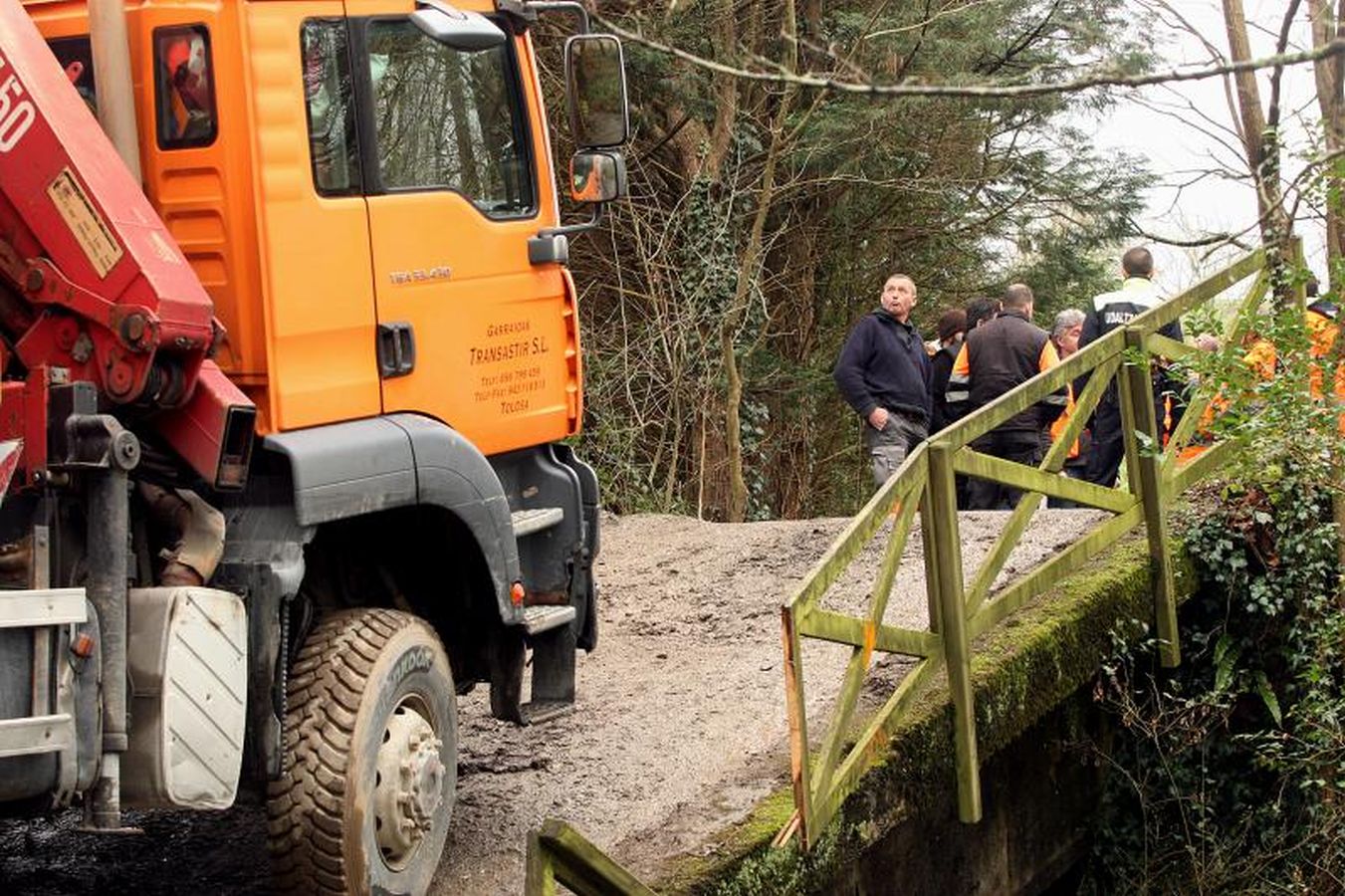 El accidente se ha producido en el pequeño puente de Añerre, que separa los barrios de Iturritoz y Ugaldetxo, y está situado a la entrada de un bidegorri.