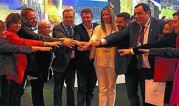 «La suma multiplica». Retortillo y Santano junto a los representantes de las ciudades de la nueva red atlántica de ciudades romanas.