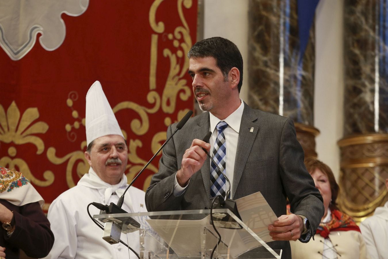 El deportista paralímpico ve cumplido su sueño de hacerse con el máximo galardón de la ciudad en una ceremonia llena de emoción