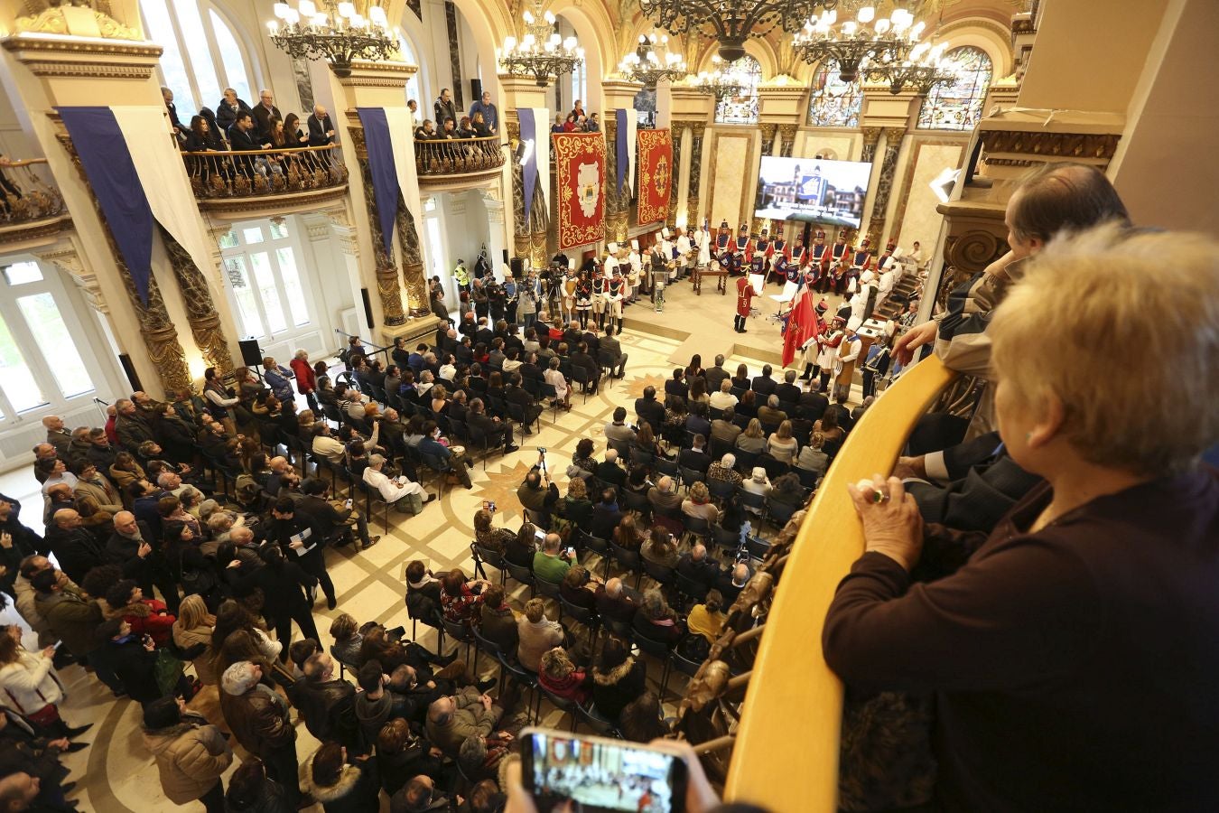 El deportista paralímpico ve cumplido su sueño de hacerse con el máximo galardón de la ciudad en una ceremonia llena de emoción