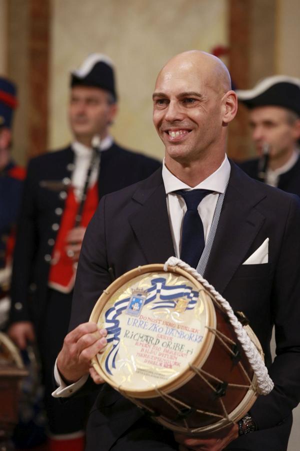 El deportista paralímpico ve cumplido su sueño de hacerse con el máximo galardón de la ciudad en una ceremonia llena de emoción