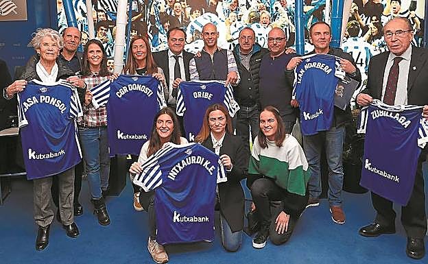 El Tambor de Oro Richard Oribe junto a los premiados con las Medallas al Mérito Ciudadano