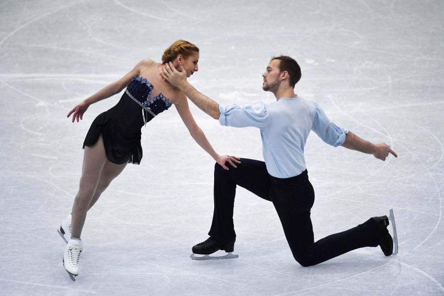 Decenas de patinadores participan en Taipei en el Campeonato de Patinaje Artístico Four Continents donde coinciden varios medallistas olímpicos. 