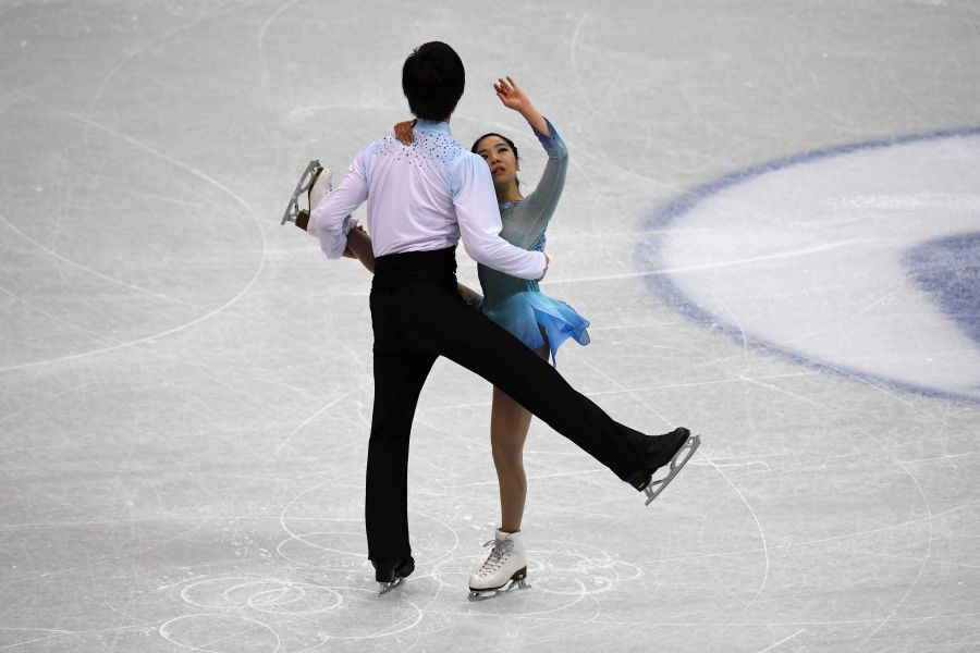 Decenas de patinadores participan en Taipei en el Campeonato de Patinaje Artístico Four Continents donde coinciden varios medallistas olímpicos. 