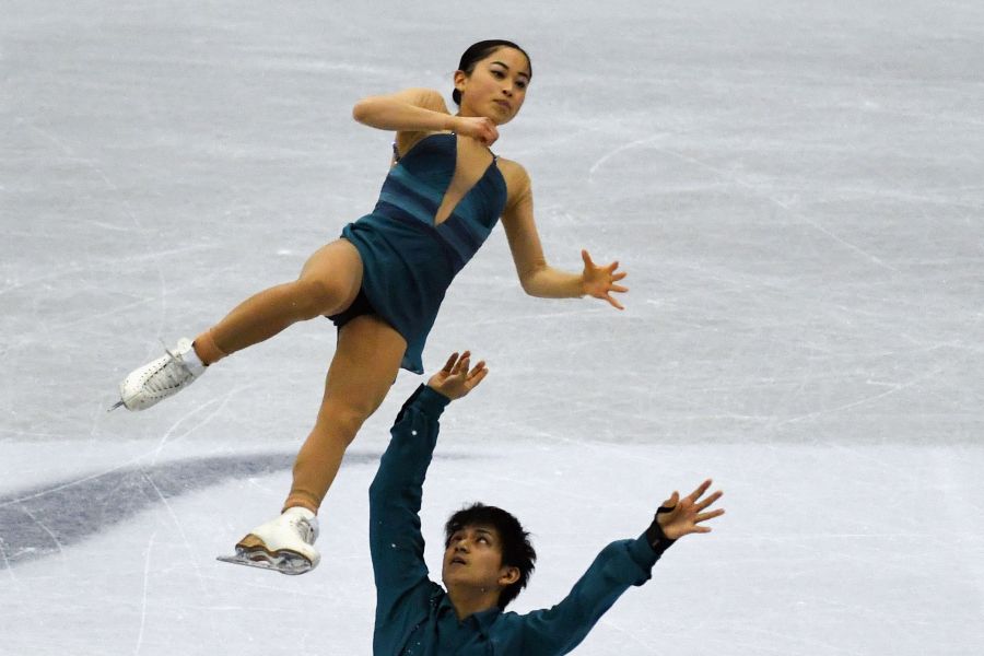 Decenas de patinadores participan en Taipei en el Campeonato de Patinaje Artístico Four Continents donde coinciden varios medallistas olímpicos. 