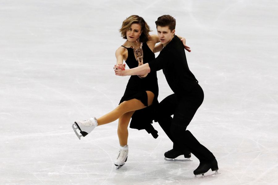 Decenas de patinadores participan en Taipei en el Campeonato de Patinaje Artístico Four Continents donde coinciden varios medallistas olímpicos. 