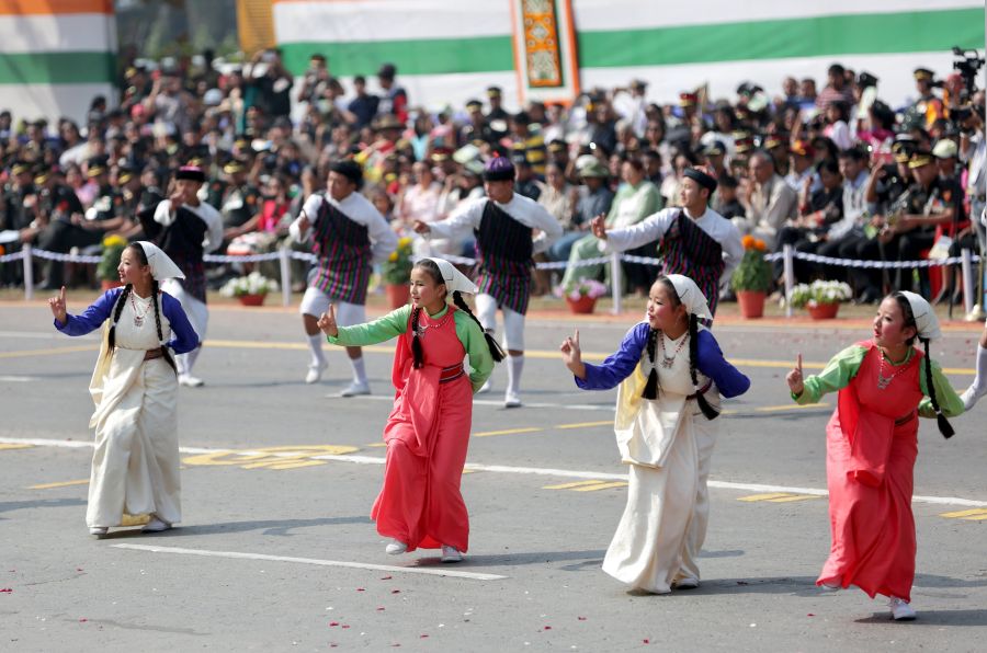 Un gran desfile civil y militar, que ha tenido este año como invitados especiales a los países de la Asociación de Naciones del Sudeste Asiático, conmemora la aprobación de la Constitución en India. 