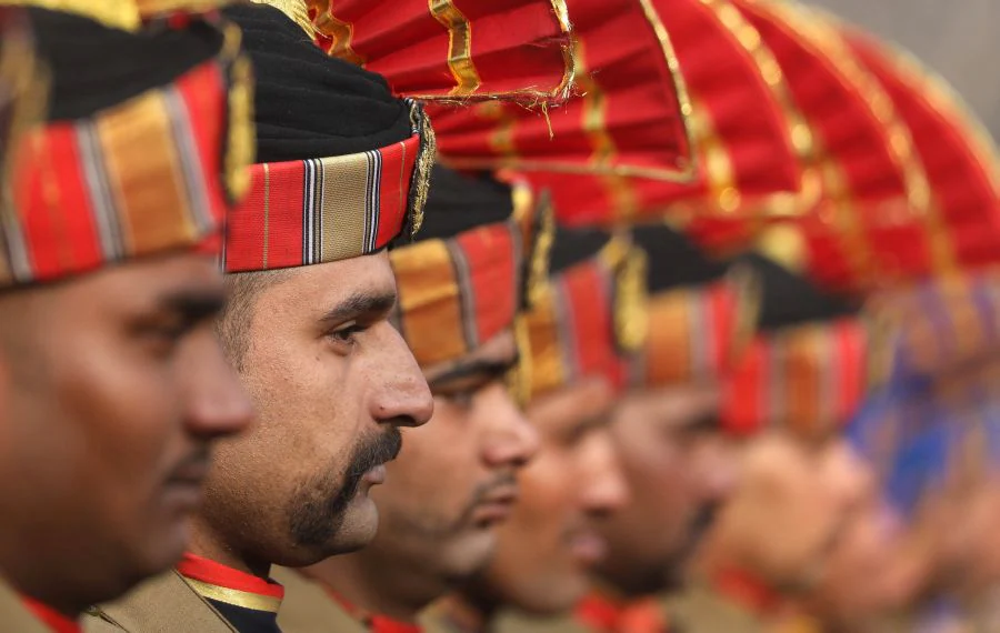 Un gran desfile civil y militar, que ha tenido este año como invitados especiales a los países de la Asociación de Naciones del Sudeste Asiático, conmemora la aprobación de la Constitución en India. 
