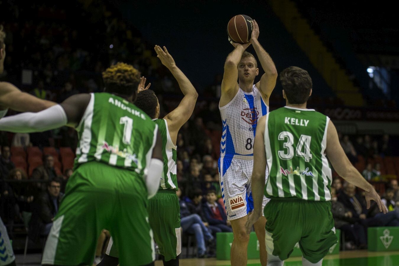 El Delteco Gipuzkoa Basket ha logrado ante el Betis en Sevilla una importante victoria que le acerca al objetivo de la permanencia.