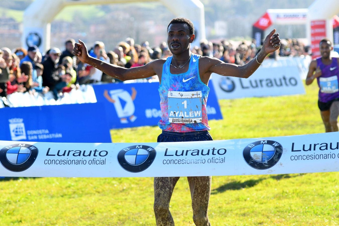 El bahrení de origen etíope Aweke Ayalew y la keniana Daisy Jepkemei se han impuesto en la 63 edición del cross de San Sebastián, disputado en el Hipódromo en un circuito lleno de barro que ha favorecido el espectáculo.
