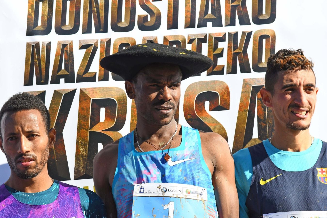 El bahrení de origen etíope Aweke Ayalew y la keniana Daisy Jepkemei se han impuesto en la 63 edición del cross de San Sebastián, disputado en el Hipódromo en un circuito lleno de barro que ha favorecido el espectáculo.