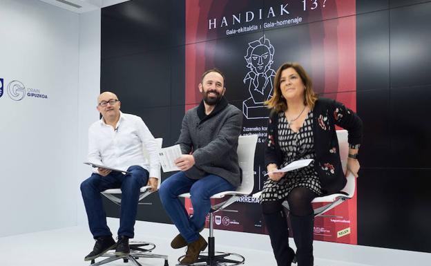 José Luis Rebordinos, Denis Itxaso y Coro Odriozola, representantes del Zinemaldia, Diputación y la SADE, en la rueda de prensa de este lunes. 