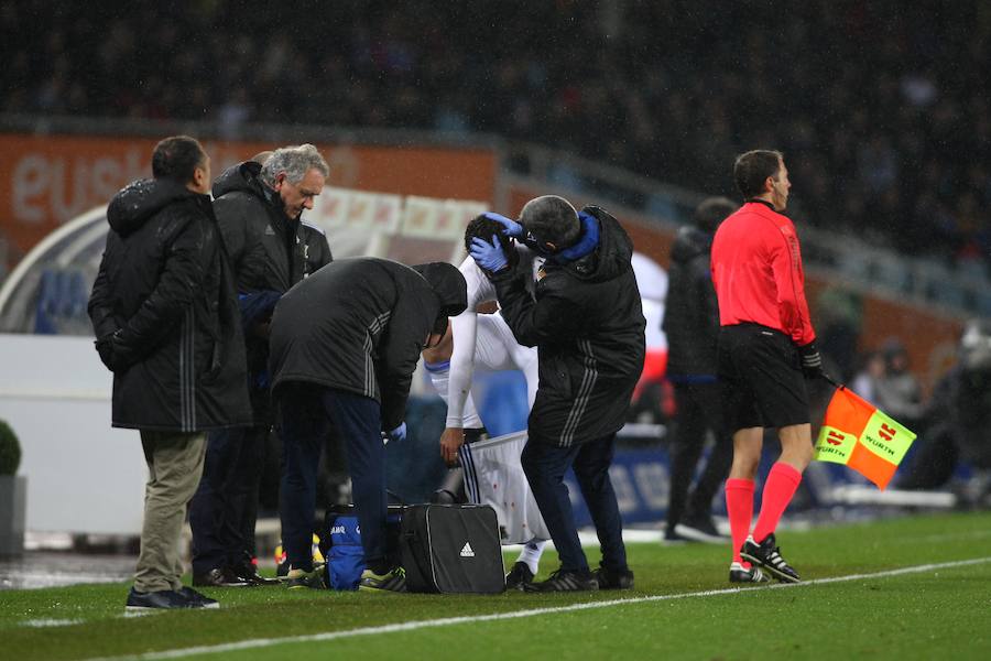 Las imágenes del partido que Real y Deportivo han disputado bajo la lluvia en el estadio de Anoeta