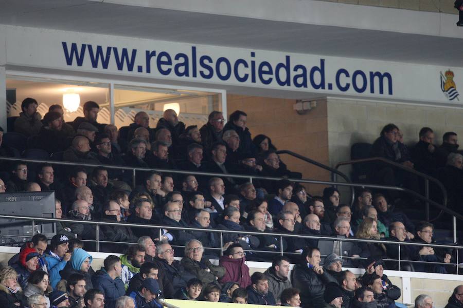 Las imágenes del partido que Real y Deportivo han disputado bajo la lluvia en el estadio de Anoeta