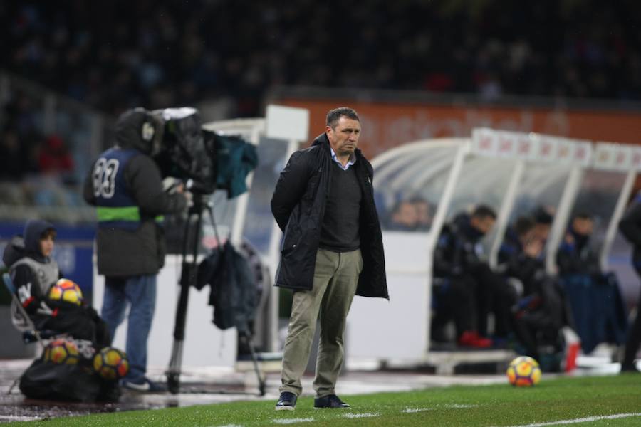 Las imágenes del partido que Real y Deportivo han disputado bajo la lluvia en el estadio de Anoeta