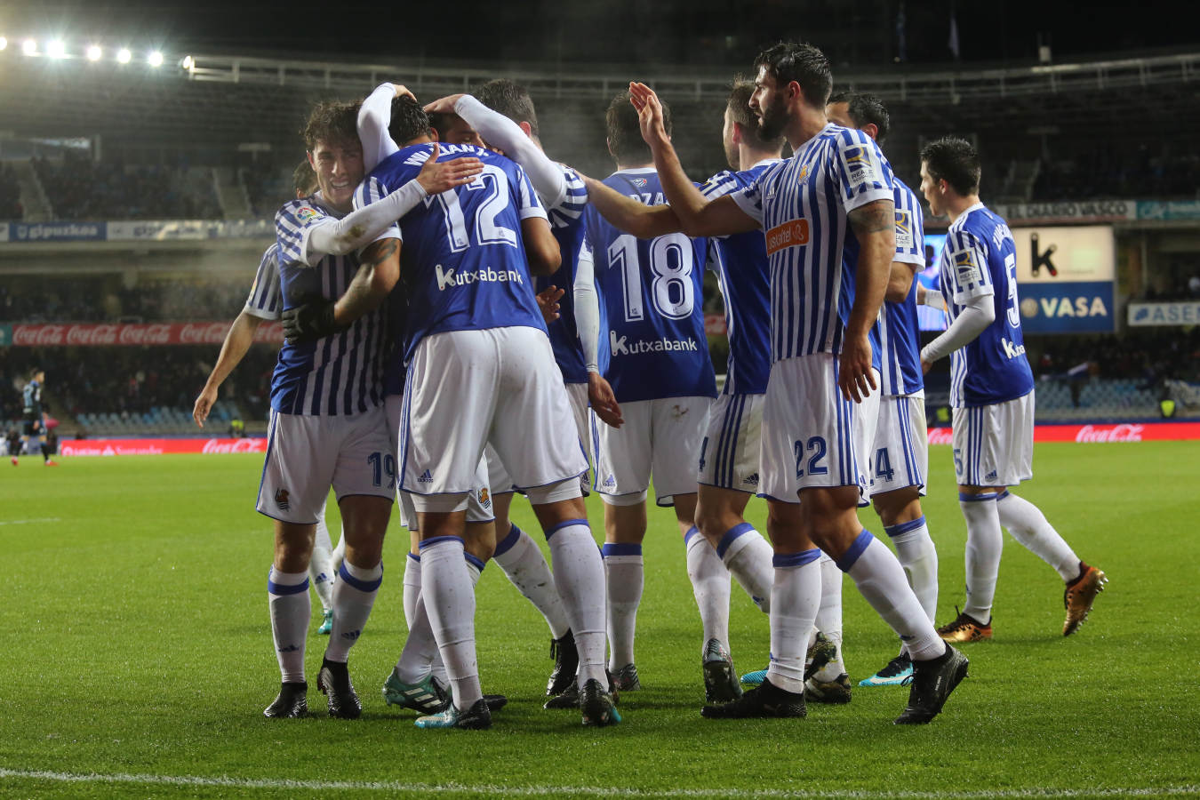 Las imágenes del partido que Real y Deportivo han disputado bajo la lluvia en el estadio de Anoeta