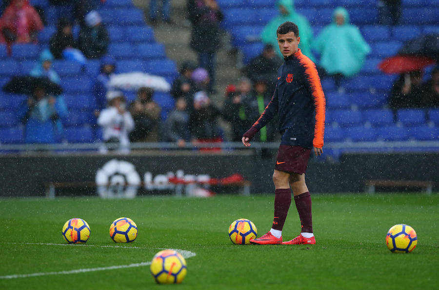 Espanyol y Barcelona empataron en un derbi de alta tensión (1-1). El cuadro blanquiazul se adelantó por medio de Gerard Moreno pero Gerard Piqué puso el empate de cabeza.