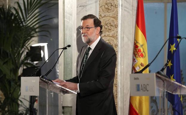 Rajoy advierte al PNV de que la reforma del Estatuto vasco deberá respetar el marco legal