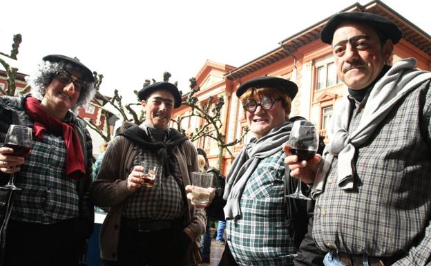 Eibar recibe el desfile de cuadrillas