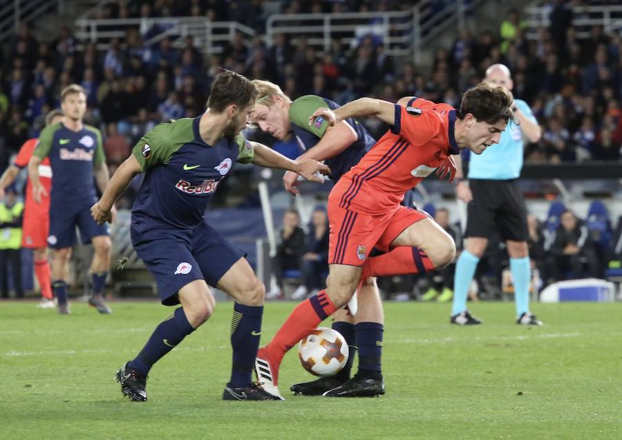 El partido entre la Real Sociedad y el Salzburgo en Anoeta, en imágenes