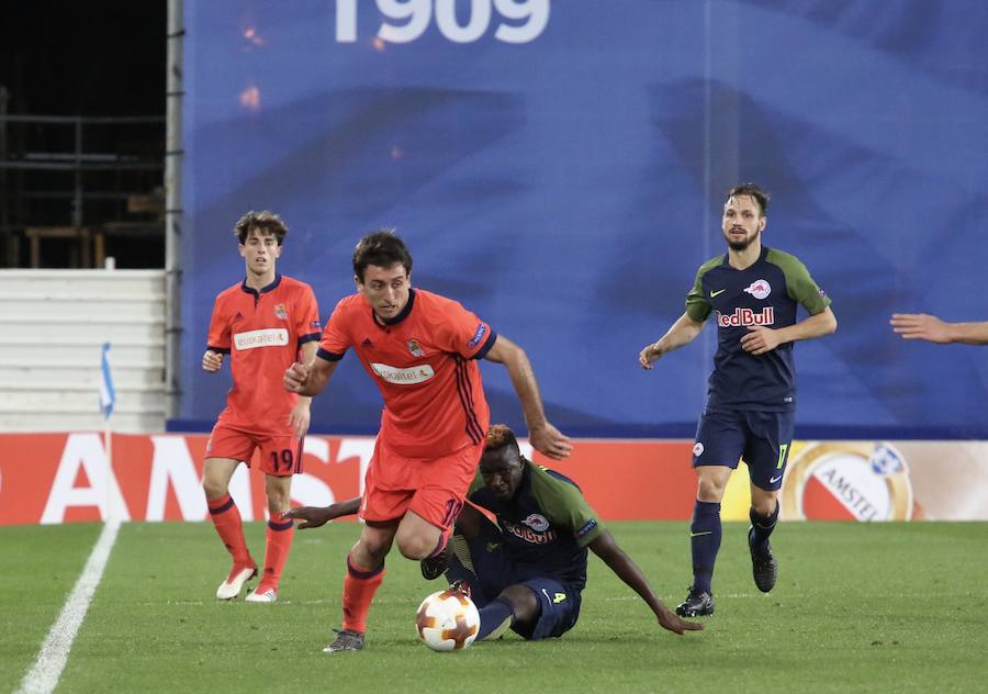 El partido entre la Real Sociedad y el Salzburgo en Anoeta, en imágenes