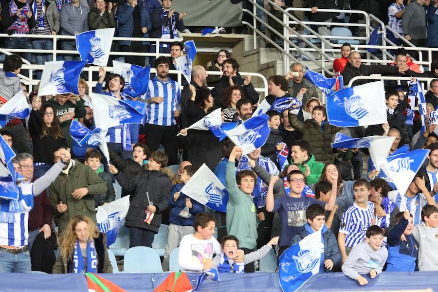 El partido entre la Real Sociedad y el Salzburgo en Anoeta, en imágenes